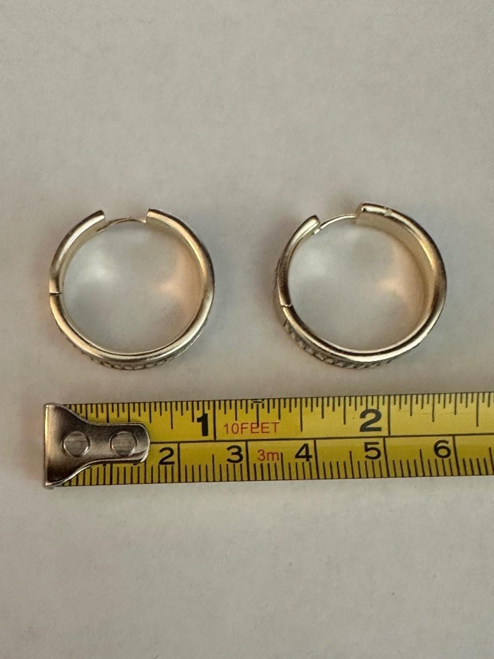Kendra Scott Jack Hoop Earrings - Picture 5 of 5